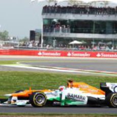 Paul Di Resta apenas pudo completar un par de vueltas en el GP de Gran Bretaña 2012