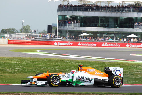 Paul Di Resta apenas pudo completar un par de vueltas en el GP de Gran Bretaña 2012