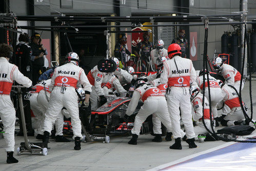 Jenson Button hace una parada en Silverstone