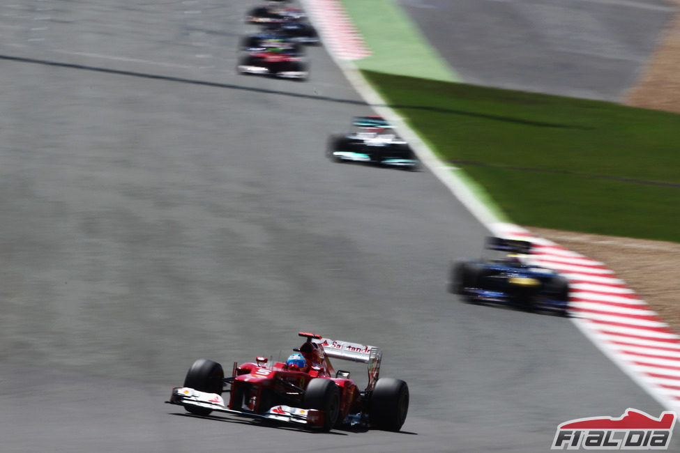 Fernando Alonso lidera del GP de Gran Bretaña 2012