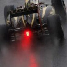 Kimi Räikkönen navega en Silverstone