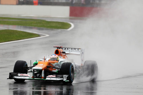 Paul di Resta rueda en su circuito de casa