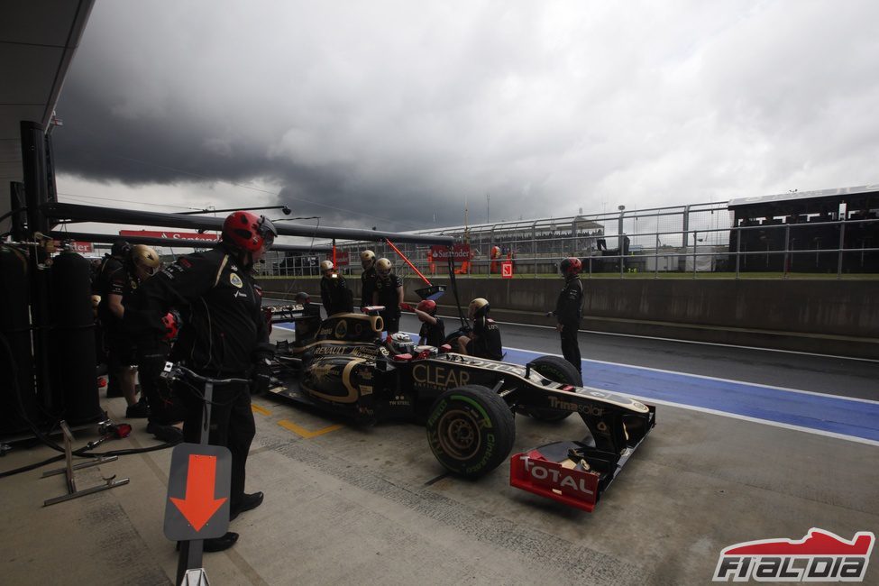 Cielo plomizo en Silverstone