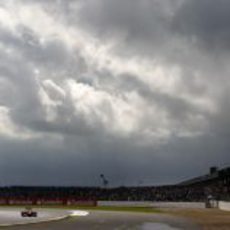 Timo Glock y el cielo nublado de Silverstone