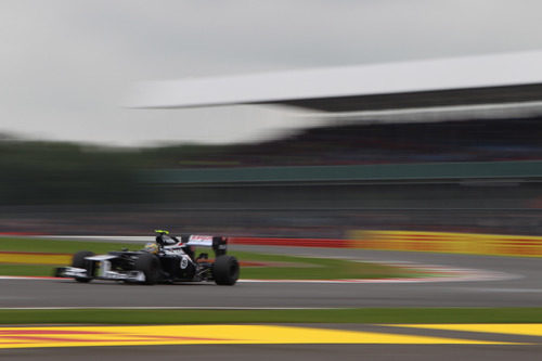 Bruno Senna vuela en la clasificación del GP de Gran Bretaña 2012