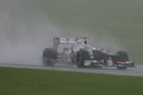 Kamui Kobayashi 'navega' con su C31 en Gran Bretaña