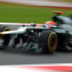 Heikki Kovalainen vuela en el circuito de Silverstone