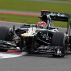 Heikki Kovalainen probó los medios en los Libres 3 de Silverstone