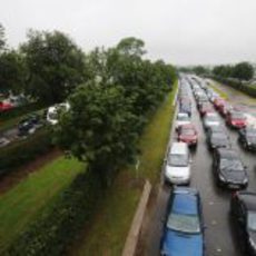 Largas colas para llegar al circuito de Silverstone