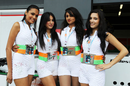 Force India llevó a sus propias 'pit babes' a Gran Bretaña