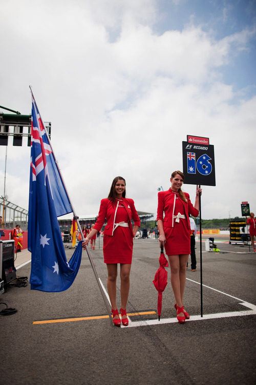 'Pit babes' de Daniel Ricciardo en Gran Bretaña 2012