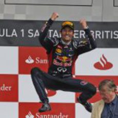 Mark Webber hizo el salto del canguro en el podio de Silverstone