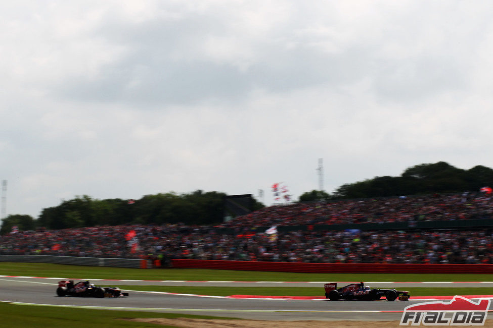 Los dos Toro Rosso se encuentar durante el GP Gran Bretaña 2012