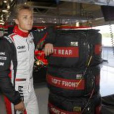 Max Chilton espera su oportunidad en el box de Marussia