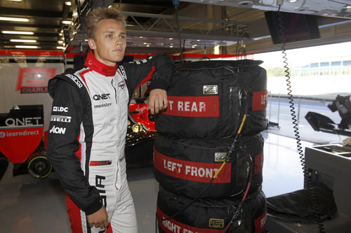 Max Chilton espera su oportunidad en el box de Marussia