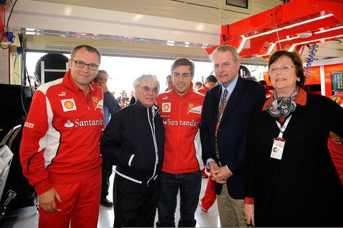 Stefano Domenicali, Bernie Ecclestone, Fernando Alonso y Jacques Rogge