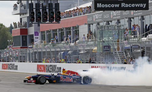 Debut con trompos para Robin Frijns