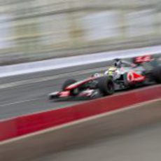 Lewis Hamilton pilota al máximo en Rusia