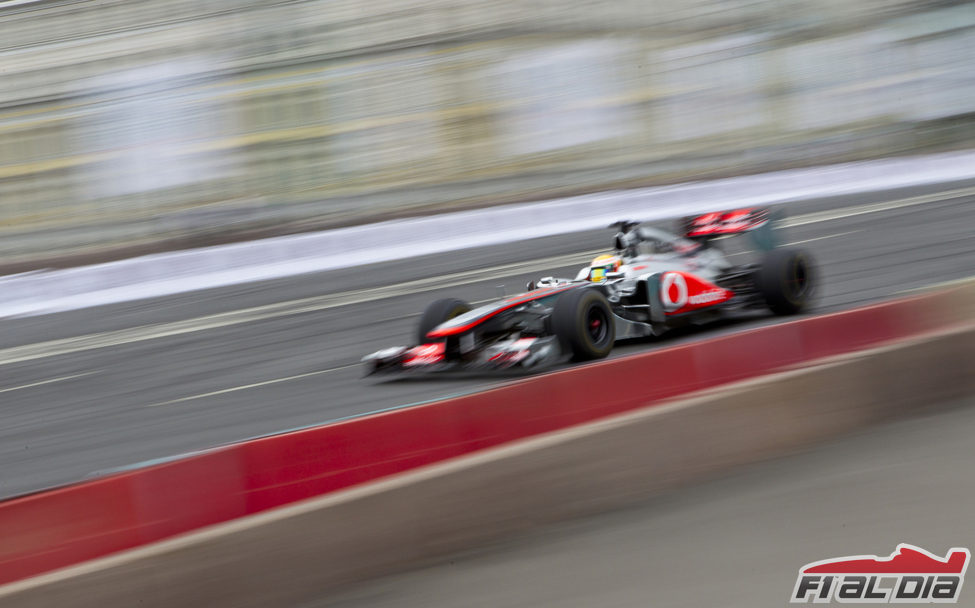 Lewis Hamilton pilota al máximo en Rusia