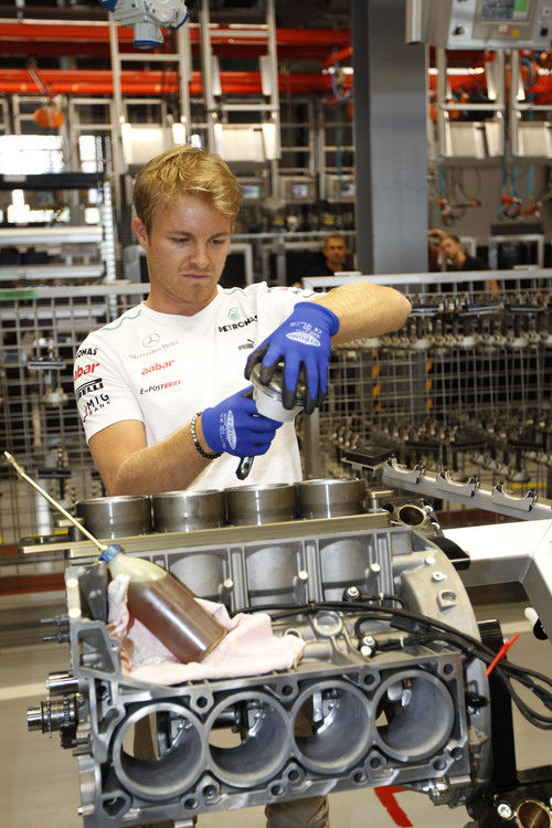 Nico Rosberg monta un motor Mercedes en Rastatt