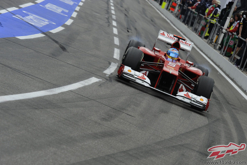 Fernando Alonso rueda con un mejorado F2012 en Hockenheim