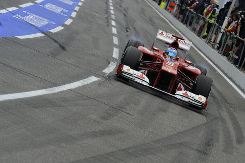 Fernando Alonso rueda con un mejorado F2012 en Hockenheim
