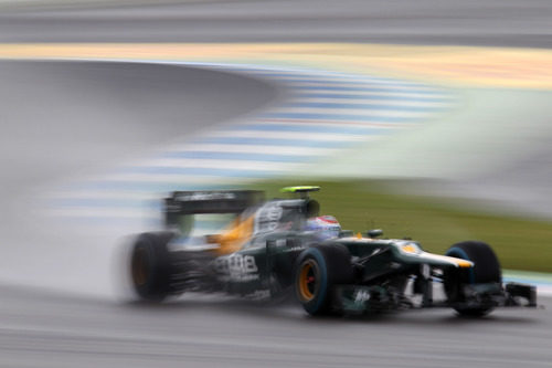 Vitaly Petrov vuela en el trazado de Hockenheim