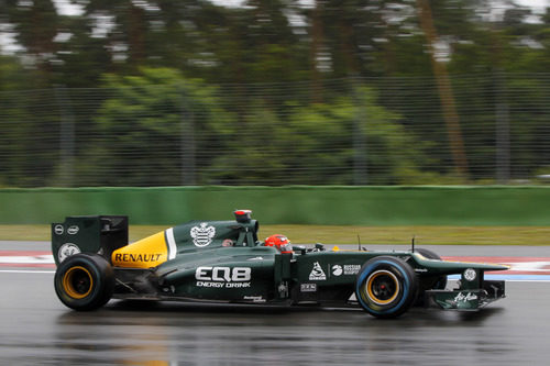 Heikki Kovalainen rueda con los neumáticos de lluvia extrema