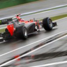 Timo Glock rueda en el circuito mojado de Hockenheim