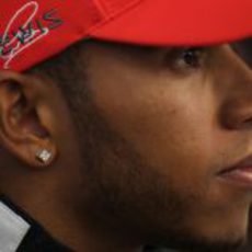 El pendiente de Lewis Hamilton