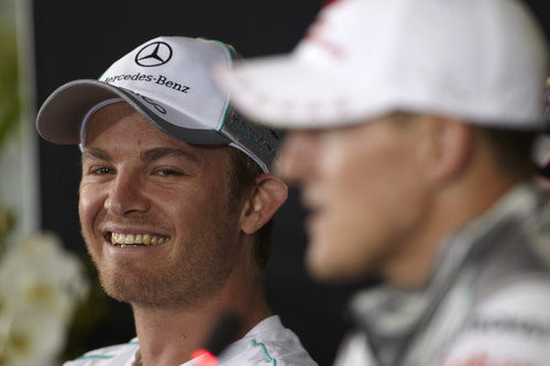 Nico Rosberg y Michael Schumacher en sala de prensa