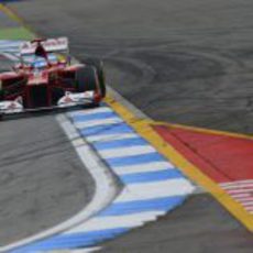 Penútima curva de Hockenheim para Fernando Alonso