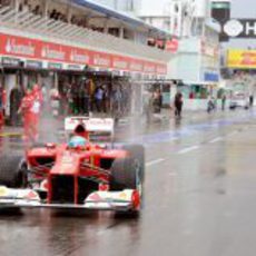 Neumáticos de lluvia extrema para Fernando Alonso