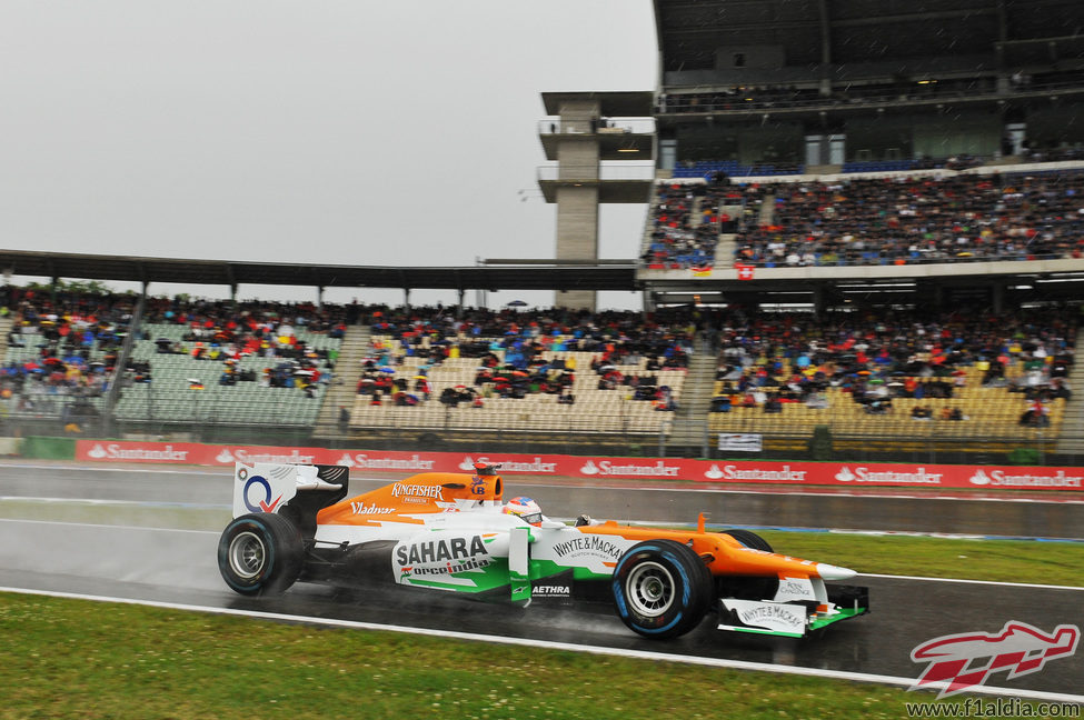 Paul di Resta marcó su mejor tiempo con neumáticos de lluvia extrema