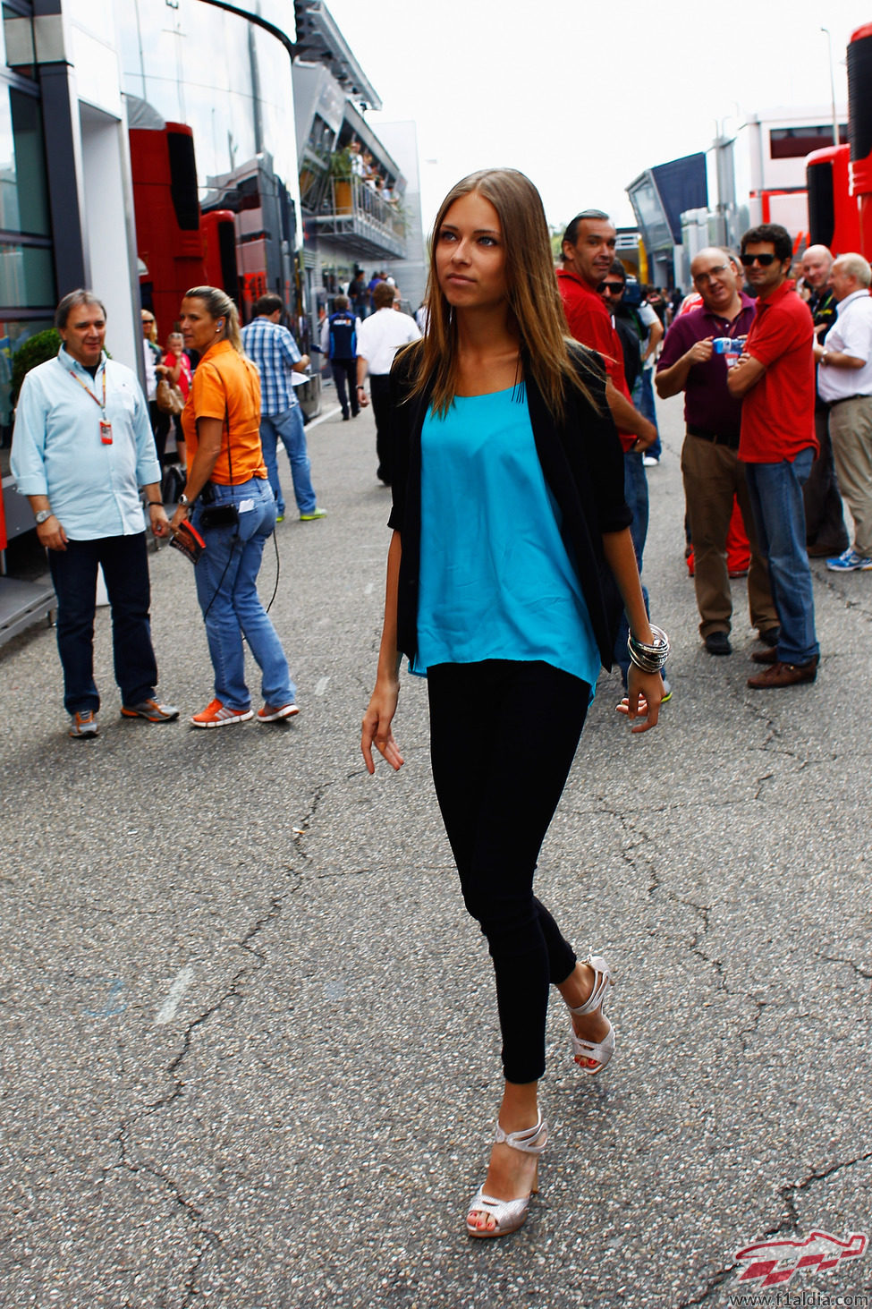 Dasha Kapustina en el 'paddock' de Hockenheim