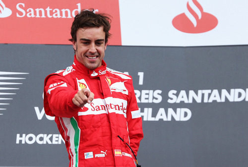 Fernando Alonso agradece la victoria de Alemania a sus mecánicos