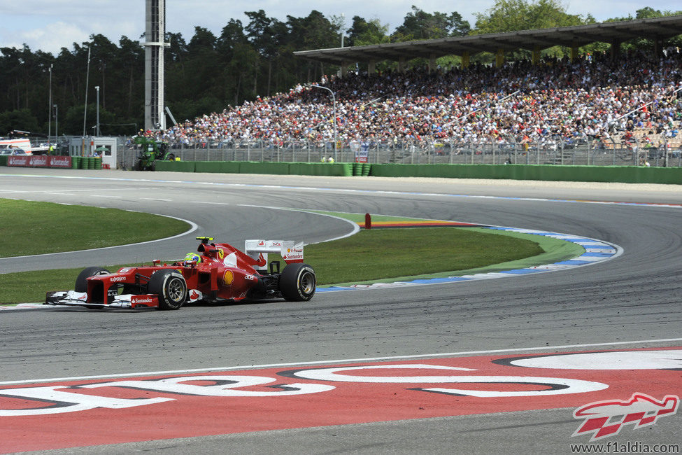 Felipe Massa trata de recuperar posiciones en Hockenheim