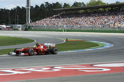 Felipe Massa trata de recuperar posiciones en Hockenheim