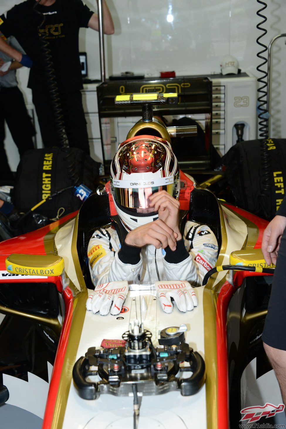 Dani Clos espera a salir a la pista dentro del F112