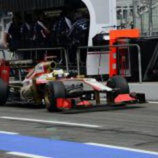 Pedro de la Rosa con su F112 durante los primeros libres del GP de Alemania 2012