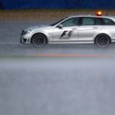 El coche médico sobre el agua de Hockenheim