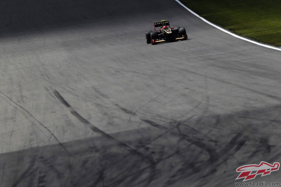 Romain Grosjean rodando en solitario en el circuito de Hockenheim