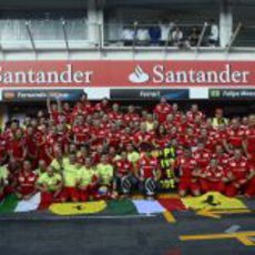 Ferrari celebra su victoria en Alemania 