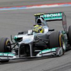 Nico Rosberg rueda en el Gran Premio de casa