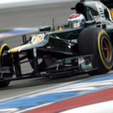 Vitaly Petrov pilota el CT01 en la clasificación del GP de Alemania 2012