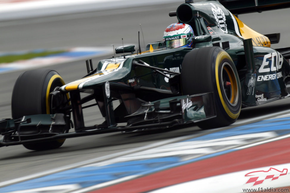 Vitaly Petrov pilota el CT01 en la clasificación del GP de Alemania 2012