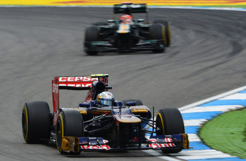 Jean-Eric Vergne pilota entre el tráfico de Hockenheim