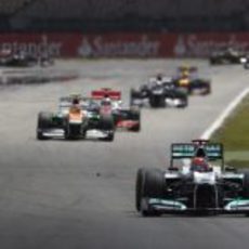 Michael Schumacher rueda en tercera posición