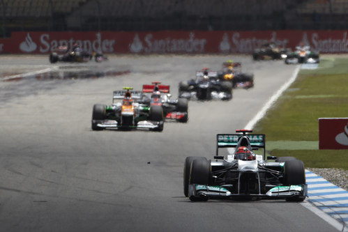 Michael Schumacher rueda en tercera posición
