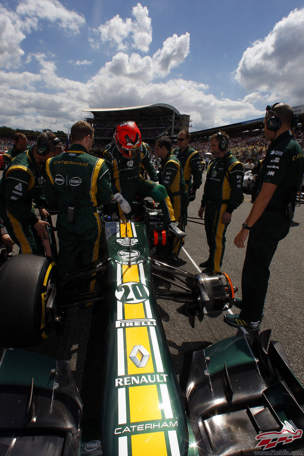 Heikki Kovalainen se sube al Caterham CT01